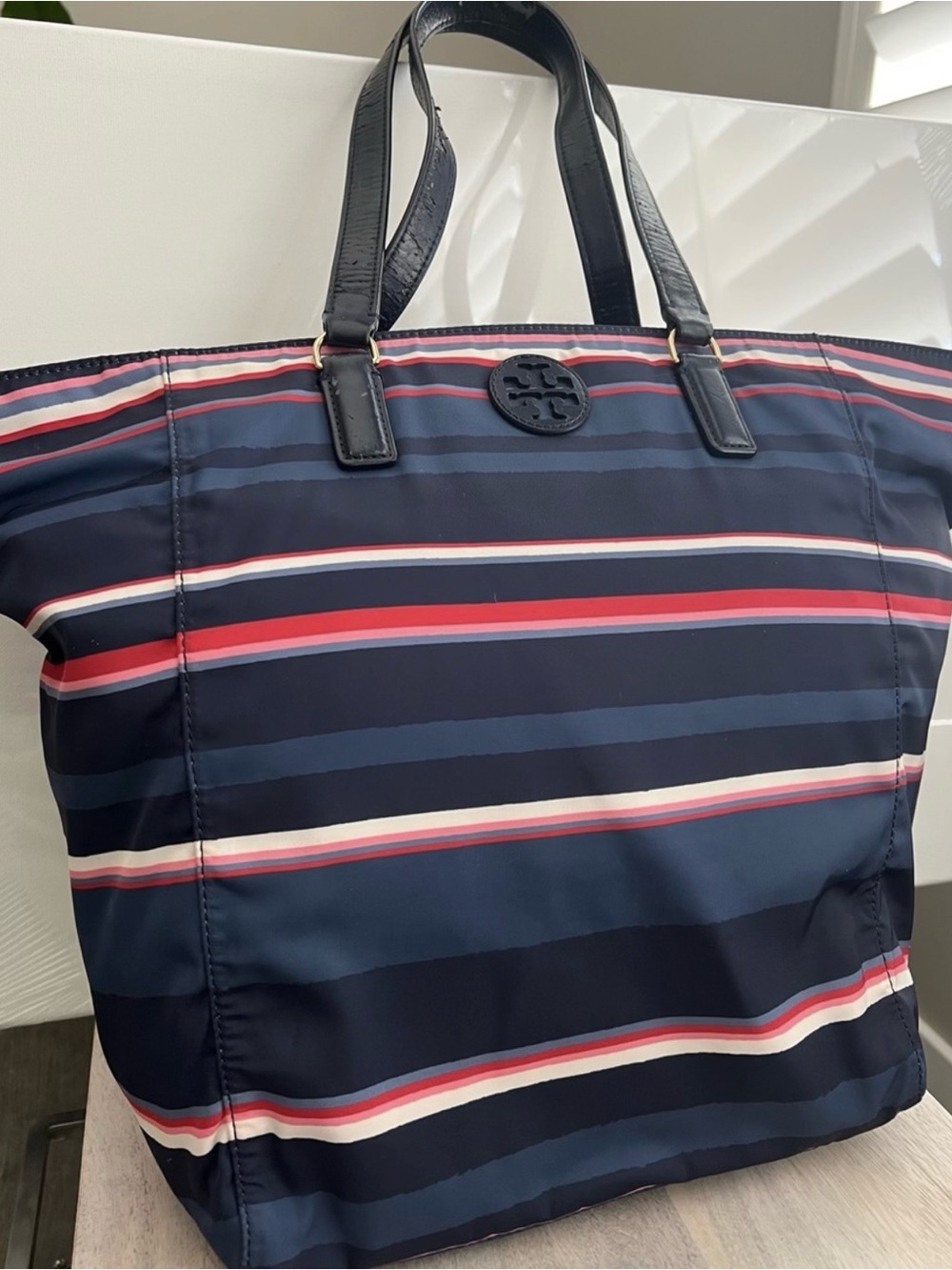 Authentic Tory Burch Nylon Stripe Zipper Tote Navy with red&white
Large Capacity